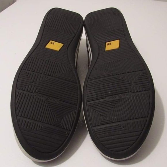 Men Shoes - Picture 2 of 8